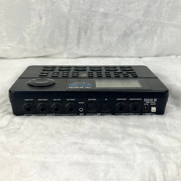 Alesis SR-16 16 Bit Stereo Drum Machine Vintage 1995 MIDI I/O Footswitch Jacks - Picture 2 of 5